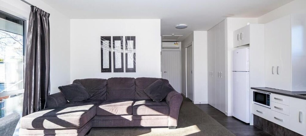 Black On Grey Motel, Джеральдин — фото 1