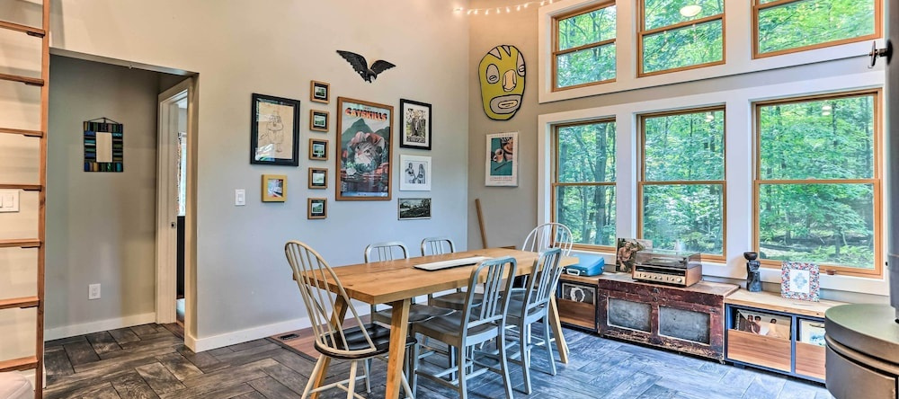 Cozy White Lake Home W/ Patio, Deck & Grill!, Бетел — фото 1