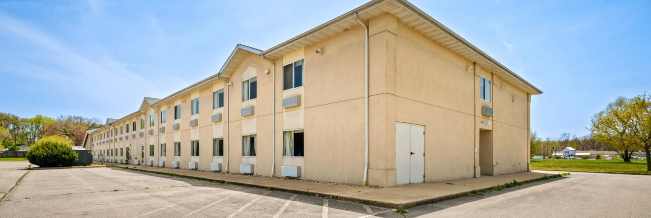LakeWood Inn & Suites, 德瓦亚克 — 照片 1