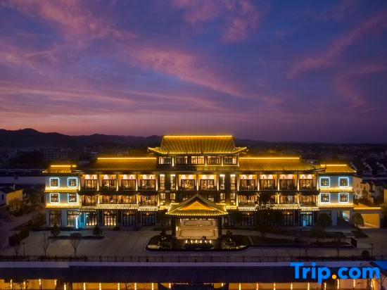 Nine View Lake Fondney Hot Spring Hotel, Мейчжу — фото 1