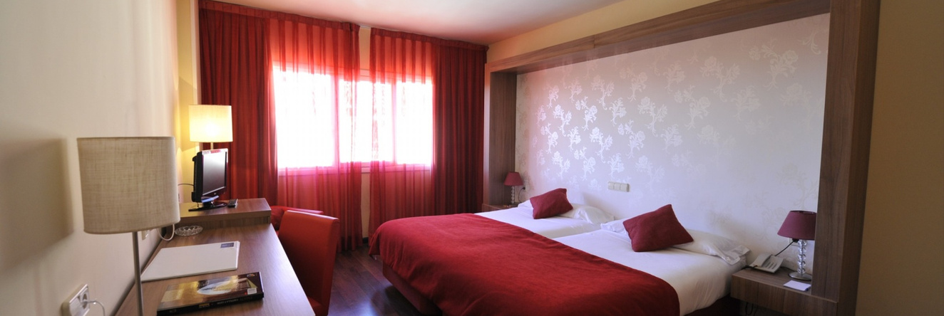 Hotel Puerta De Segovia, Ла-Ластрилья — фото 1