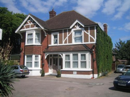 Glenalmond Guest House, Horley — photo 1