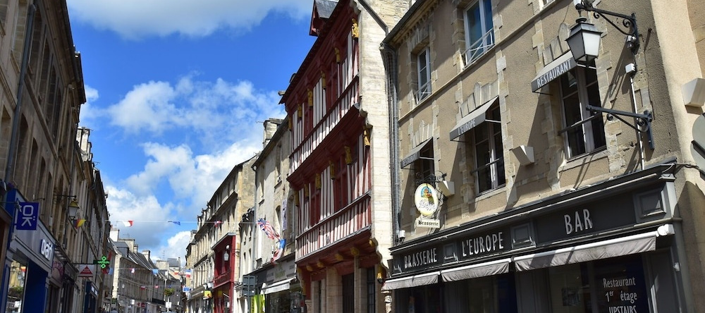 Comfy Apartment in Bayeux. Communal Terrace/livingroom and Kitchen, Bayeux — photo 1
