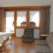 Appartementhaus Crystal, Taesch — photo 4