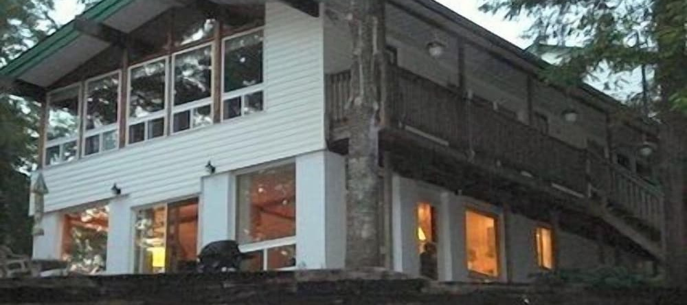 Sunny Point Resort Inn, 塞金 — 照片 1