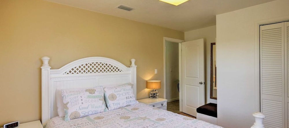 Ormond Beach - Beach Side Vacation Home, Ormond-by-the-Sea — photo 1