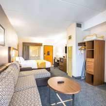 Quality Suites Lansing West, Уэверли — фото 5