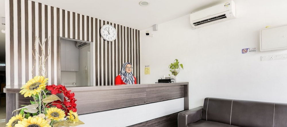 Rich Hotel by OYO Rooms, Ayer Hitam — photo 1