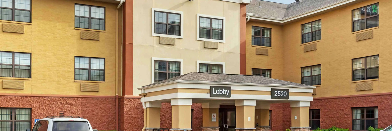 Extended Stay America Select Suites - Milwaukee - Waukesha, Уокешо — фото 1