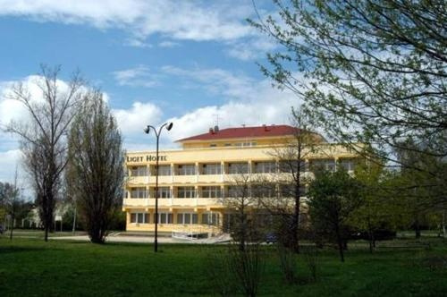 Liget Hotel, Szolnok — photo 1