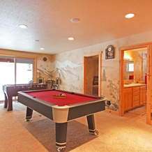 The River Rock Lodge Home 4 Bedrooms 3 Bathrooms Home, 霍姆伍德 — 照片 4