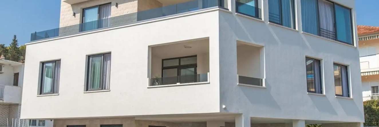 Luxury Villa Trogir 3 with private pool, jacuzzi and gym by the beach on Ciovo - Okrug Donji, 特罗吉尔 — 照片 1