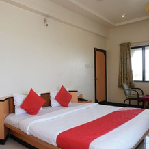 OYO 24487 Hotel Raj Regency, 艾哈迈德讷格尔 — 照片 5