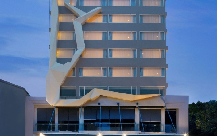 Fox Lite Royal Bay Makassar, Макассар — фото 1