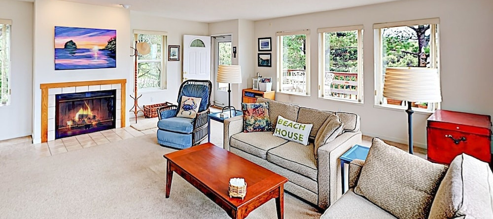 5870 Cloverdale - 4 Br Home, Tierra Del Mar — photo 1