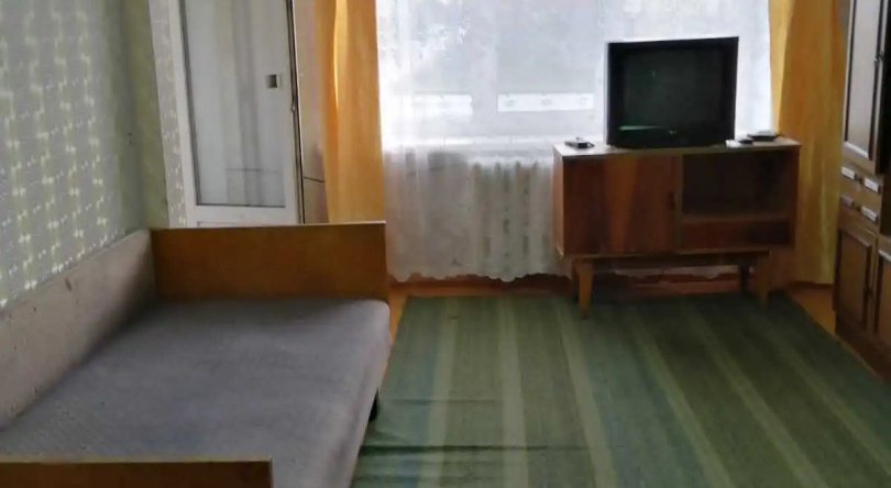 Trekhkomnatnaya V Tsentre Goroda Flat, Lesosibirsk — photo 1