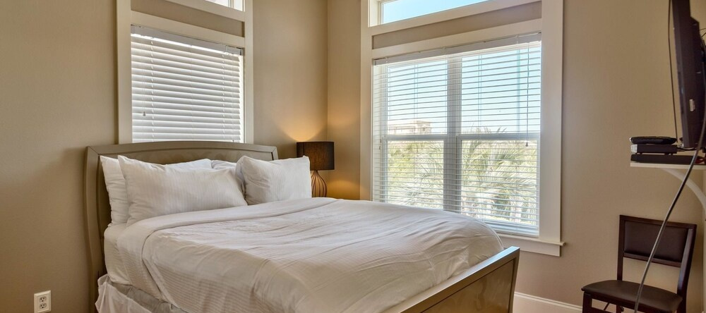 Coastal Vue 5 Bedroom Holiday Home by Five Star Properties, 西巴拿马城海滩 — 照片 1