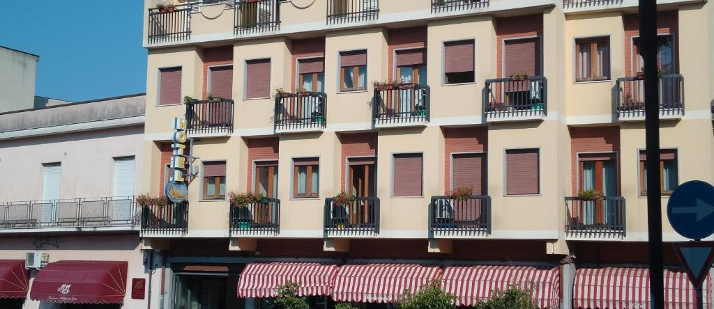 Hotel Ristorante Mommo, 波利斯特纳 — 照片 1