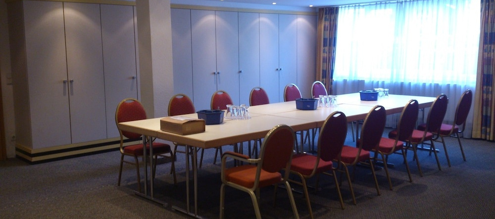 Hotel Am Kurpark Bad Salzelmen, 舍内贝克 — 照片 1
