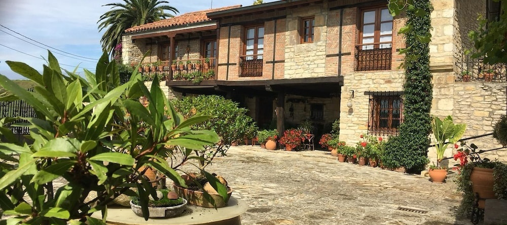 Casa los laureles, Suances — photo 1