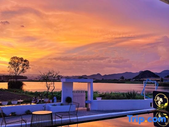 Yun · Xihu Most Beautiful Sunset Homestay (Puzhehei Scenic Area), Qiubei — photo 1