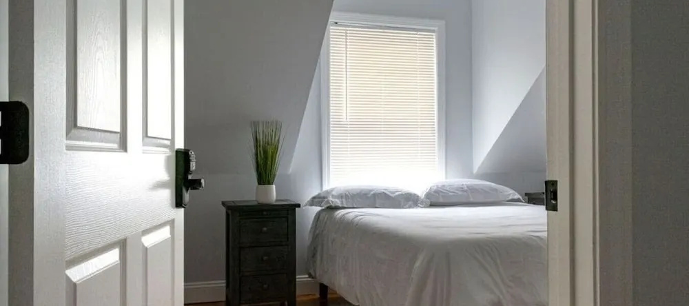 Queen Bed - Boston - Rm 2, Стонхем — фото 1