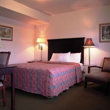 Cocca's Inn & Suites Route 7 Latham, Латем — фото 3