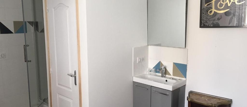Les appartements d artiste de la Villa du 15 - Restaurant La Maison - piscine chauffée, 莱塞济德泰亚克西勒伊 — 照片 1