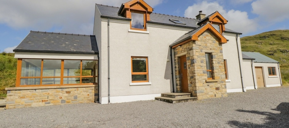 Blue Stack House, Cloghan — photo 1