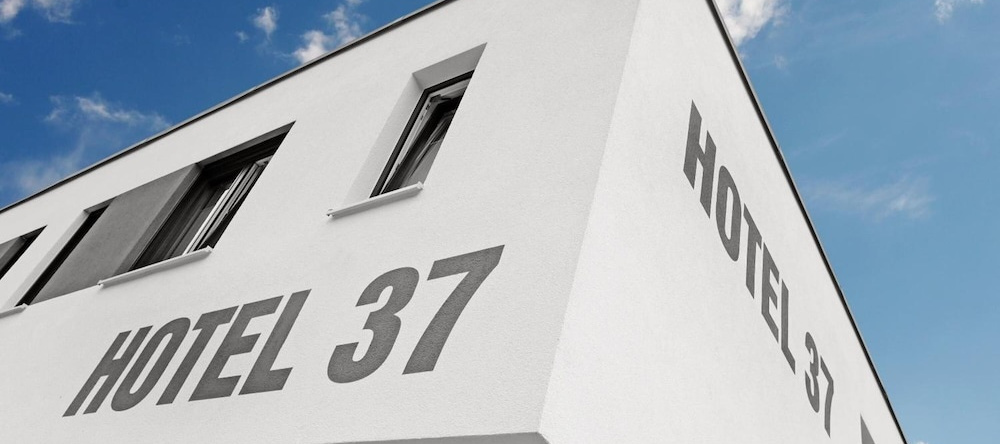 Hotel 37, Альтдорф — фото 1
