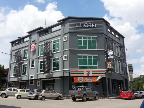 L Hotel, Simpang Renggam — photo 1