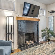 Expansive Downtown Home | JZ Vacation Rentals, St. Louis — photo 4