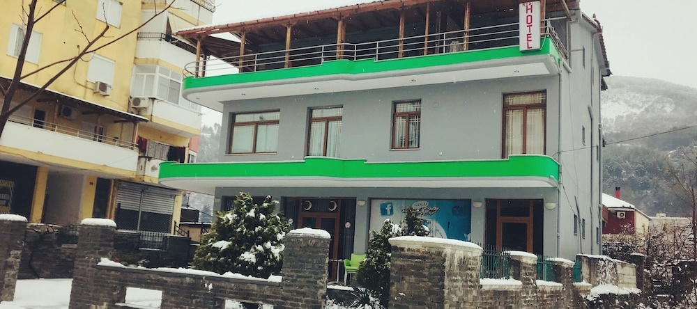 Gold Guest House & Bar, 佩尔梅蒂 — 照片 1