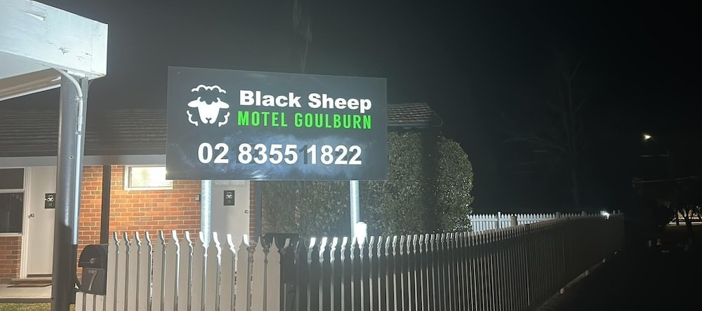 Black Sheep Motel Goulburn, Goulburn — photo 1