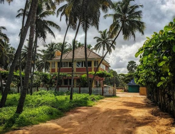 Glucklich Beach Cottages, Beejadi — photo 1