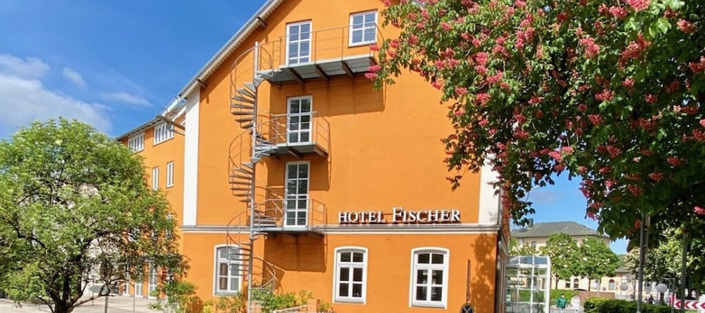 Hotel & Tafernwirtschaft zum Fischer, 达豪 — 照片 1