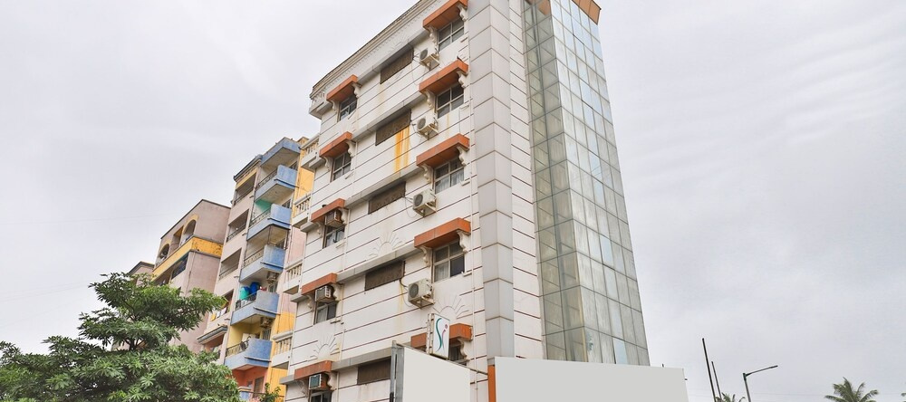 Oyo 1983 Hotel Sai Kripa Imperial, Даман — фото 1