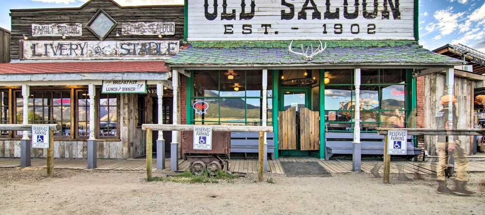 Montana's Emigrant Peaks Getaway: Apt W/ Amenities, Эмигрант — фото 1
