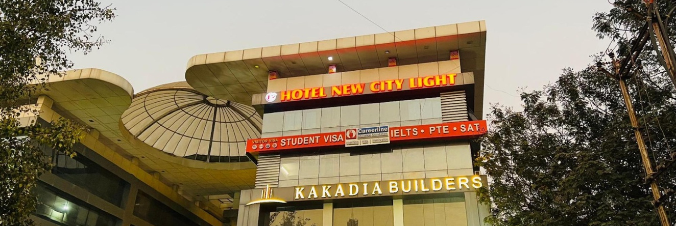 Hotel New City Light, 苏拉特 — 照片 1