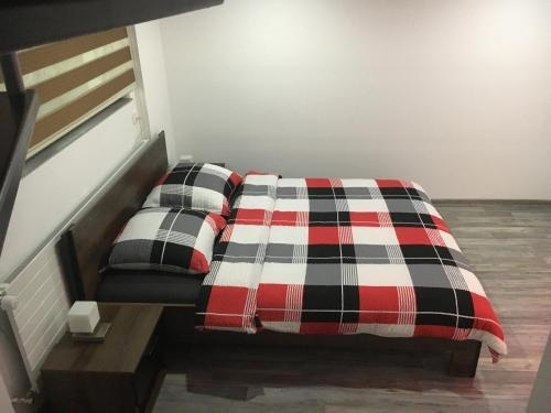 Studio cosy au centre de Couvet, 瓦尔德特拉韦 — 照片 1