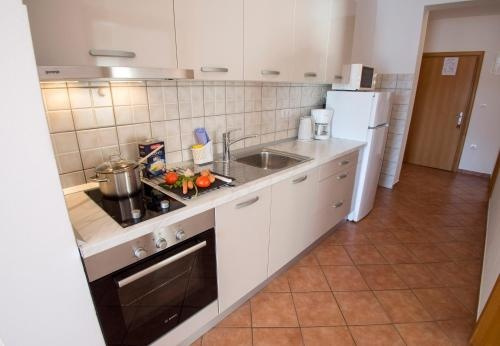 Apartments Villa Dorida, Komarna — photo 1