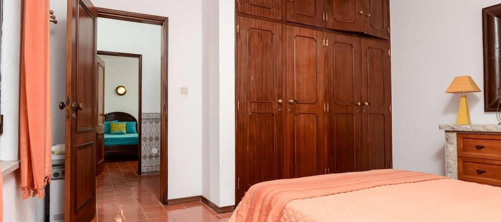 Villa with 2 Bedrooms in Corroios, with Private Pool, Enclosed Garden And Wifi - 5 Km From the Beach, 塞沙尔 — 照片 1