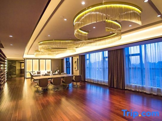 Phoenix New Century Grand Hotel, Linchuan — photo 1