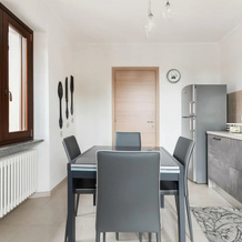 Striking Holiday Home in Albugnano with Terrace, 阿尔布尼亚诺 — 照片 4
