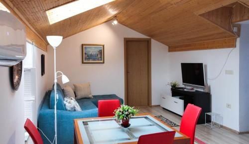 Holiday Homes Mirjana, Мощеничка-Драга — фото 1