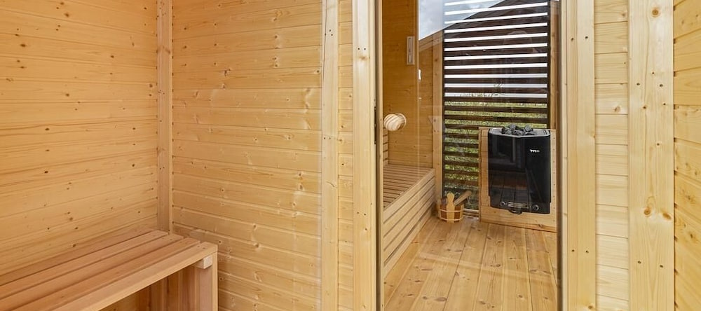 Log Cabin And Guest House, Асборгир — фото 1