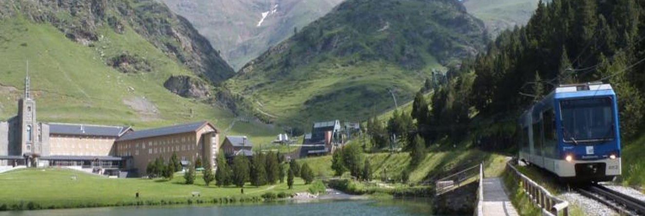 Hotel & Apartaments Vall de Núria, Queralbs — photo 1