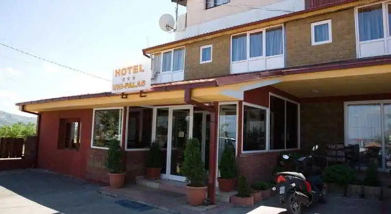 Hotel Uni Palas Ii, 卡瓦达尔齐 — 照片 1