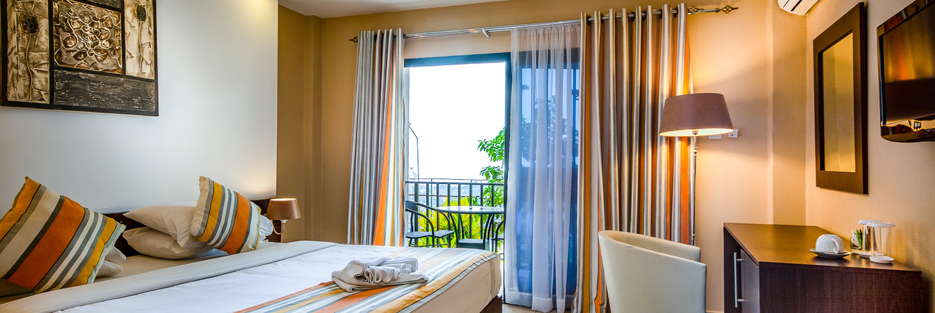 The Country Lodge Hotel, Freetown — photo 1