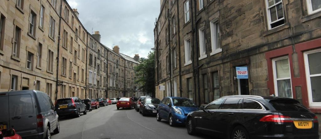 Chic & bright flat near Holyrood Park, 爱丁堡 — 照片 1
